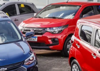 Financiar carro tem idade limite e seu CPF será recusado pelos bancos - Imagem: Rafa Neddermeyer/ Agência Brasil