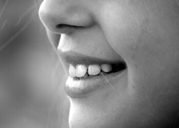 Fita de clareamento dental muito utilizado é proibido com urgência - Imagem: Pixabay