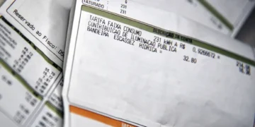 Sua conta de luz pode estar alta por causa de erro na geladeira - Imagem: Marcello Casal Jr/Agência Brasil