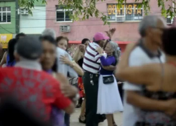 Idosos de 60, 63, 67 anos ou mais precisam conhecer esse benefício - Imagem: Marcello Casal jr/Agência Brasil
