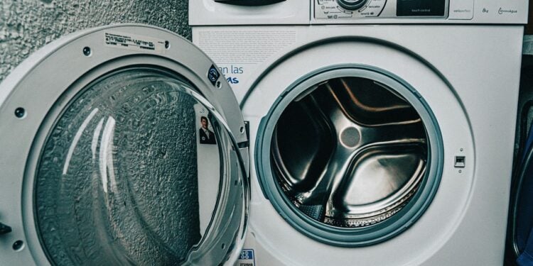 Nunca use bicarbonato de sódio e vinagre na máquina de lavar - Imagem: Pixabay