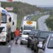 CNH pode levar multa pesada por andar sem 2 documentos exigidos pelo Detran - Imagem: Agência Brasil