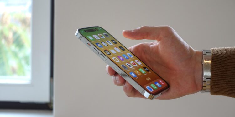 iPhone e Samsung vão mudar e películas de vidro podem parar de serem usadas - Imagem: Pixabay