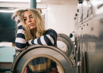Especialistas revelam o melhor horário para lavar roupas sem levar susto com contas - Imagem: Pixabay