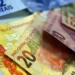 Qual vale mais a pena entre saque-aniversário ou rescisão? - Imagem:  Marcello Casal Jr/Agência Brasil