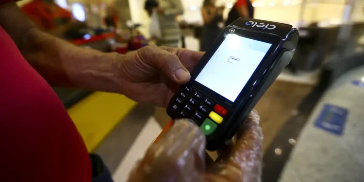 Brasil tem valor médio de R$ 649 do vale-refeição - Imagem: Marcelo Camargo/Agência Brasil
