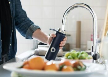 Tome muito cuidado! Privada tem menos germes que garrafa de água