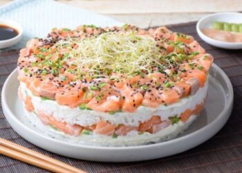 Receita de sushi preguiçoso é tão fácil que todo mundo está fazendo