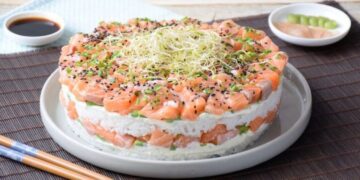 Receita de sushi preguiçoso é tão fácil que todo mundo está fazendo