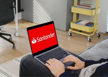 Santander libera 5 mil bolsas para curso de IA de 38 horas