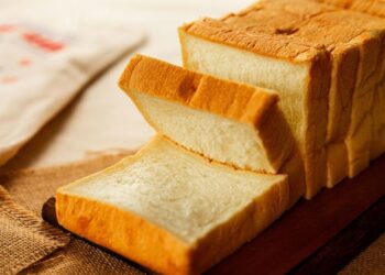 Receita da minha avó para fazer pão em casa é a mais fácil que já aprendi