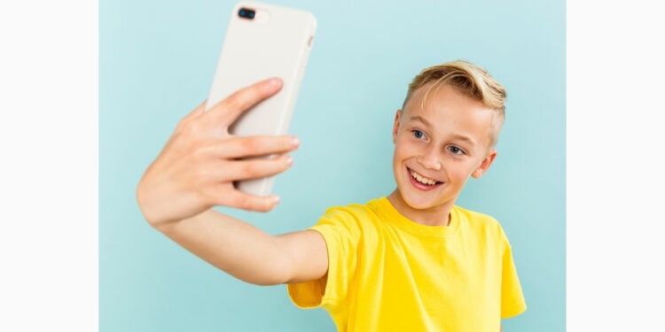 Apps adotam selfie como método de verificação de idade para proteger menores