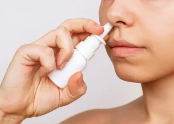 Spray no Nariz - Reprodução/iStock