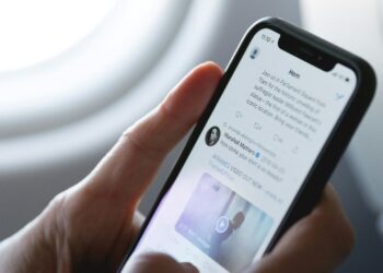 X, ex-Twitter, promete colocar selo de posts patrocinados