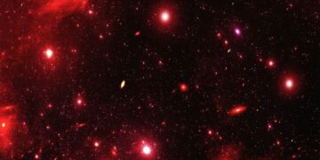 Cientistas descobrem origem de luzes vermelhas misteriosas no espaço profundo