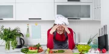 Estudo revela hábitos ruins na cozinha que muita gente comete