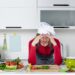 Estudo revela hábitos ruins na cozinha que muita gente comete