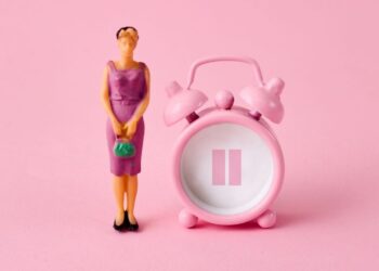 Mais da metade das mulheres relatam sintoma de inchaço por alterações hormonais