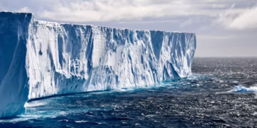 Antártida - Reprodução/Unsplash/66 north