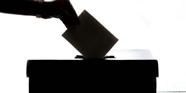 Eleições de 2026 não terão voto obrigatório no país