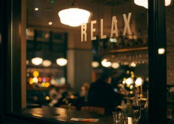 Restaurantes estão deixando de usar telefone e o motivo surpreende