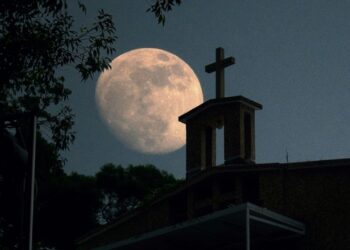 Lua Cheia de Páscoa chega como a mais intensa do ano com forte energia