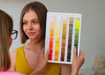 Técnica de coloração pessoal muda forma de comprar roupas no Brasil