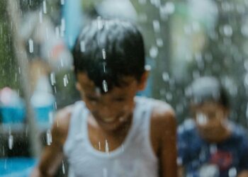 Contato com chuva pode ajudar saúde mais do que muitos imaginam