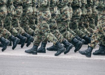 Por que jovens estão mais interessados na carreira militar? Pesquisa é surpreendente