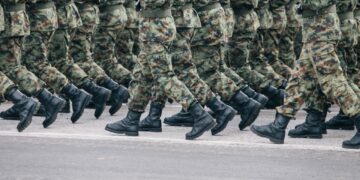 Por que jovens estão mais interessados na carreira militar? Pesquisa é surpreendente