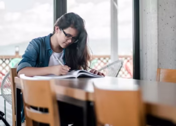 Adolescente - Reprodução/iStock