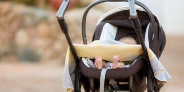 Carrinho de bebê - Reprodução/iStock