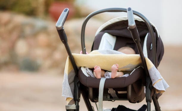Carrinho de bebê - Reprodução/iStock