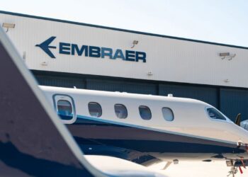 Embraer abre 200 vagas de estágio de diferentes áreas em cidades de várias regiões do país
