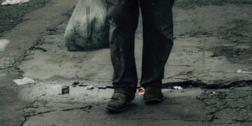 Quase metade dos idosos teme cair por causa de defeitos nas calçadas