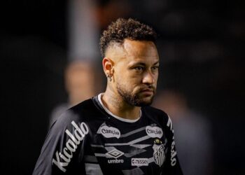Ortopedista analisa lesão grau 2 de Neymar que está deixando torcedores preocupados