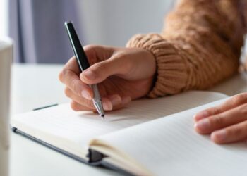 Estudo consegue explicar por que quase toda a população mundial nasceu destra