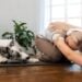 Nova tendência fitness faz pessoas imitarem animais durante exercícios