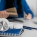 Ouvir música para estudar funciona? Pesquisa traz resposta inesperada