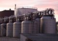 Autoridades alertam para risco após rompimento de tanque químico
