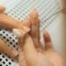Novo estilo de unhas conquista salões por deixar mãos mais sofisticadas
