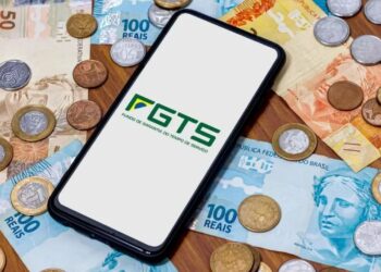Empresas com débito no FGTS começam a receber notificação do governo