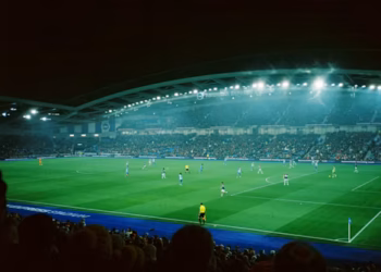 Estádio de futebol - Reprodução/Unsplash/Alex Simpson