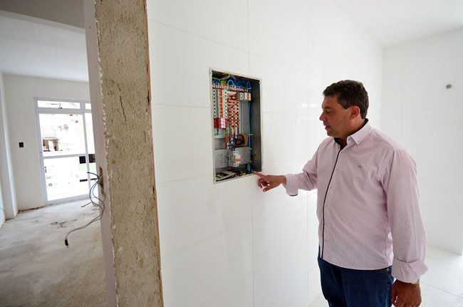 ivan queiroz proprietario de um predio em fase de conclusao adiou campanha de lancamento olavo prazeres16 09 15