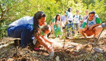 Ações para ampliar arborização em JF 1 mutirao de reflorestamento reuniu organizacoes e entidades no parque da lajinha ontem para o plantio de 150 mudas nativas