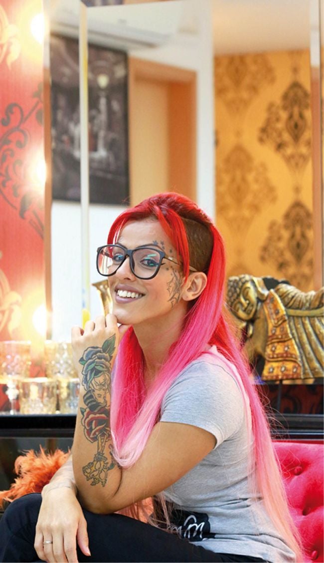 personagem de si mesma nayara muda de cabelo como muda de roupa fernando priamo