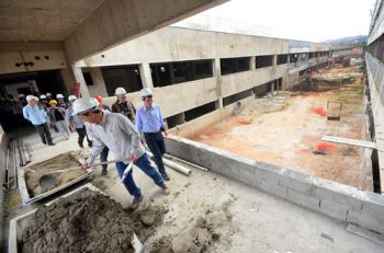 OLAVO PRAZERES/23-09-14 Cerca de 40% dos trabalhos foram executados, e unidade deve ser concluída no primeiro semestre de 2015