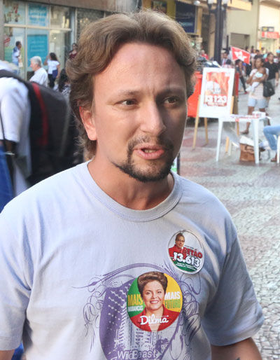 FOTOS: LEONARDO COSTA/02-09-14 Leonardo defende as causas de seu candidato com convicção