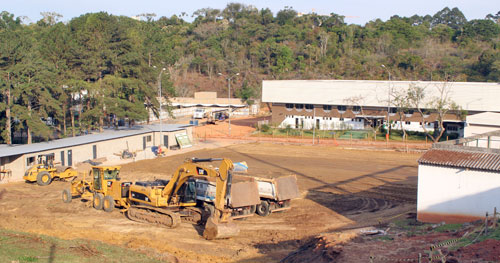 UFJF polariza esporte na cidade 10 Máquinas trabalham na construção de novo ginásio no CampusFOTOS FELIPE COURI