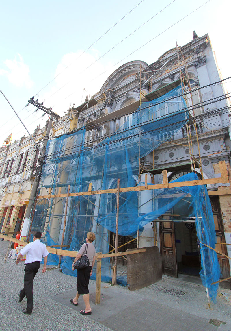 Prédios da Praça da Estação ganham revitalização 4 Restauro da Associação Comercial fica pronto este mês